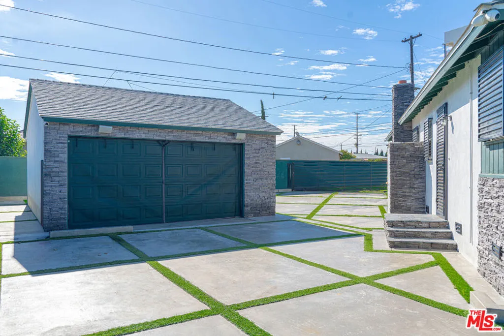 2932 W 129th Street, Gardena, California 90249 home-pic-22